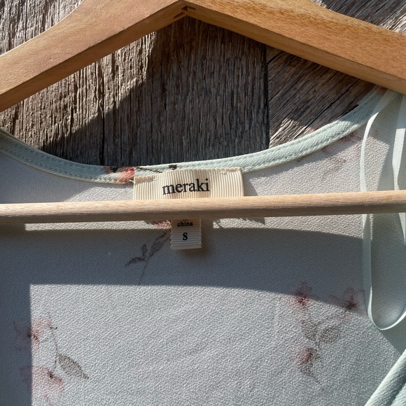 NWT Floral Blouse - Picture 6 of 6